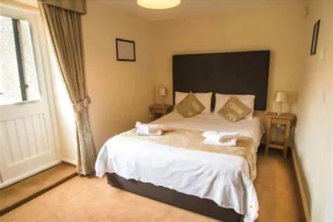 Cambrian Inn Tredegar エクステリア 写真